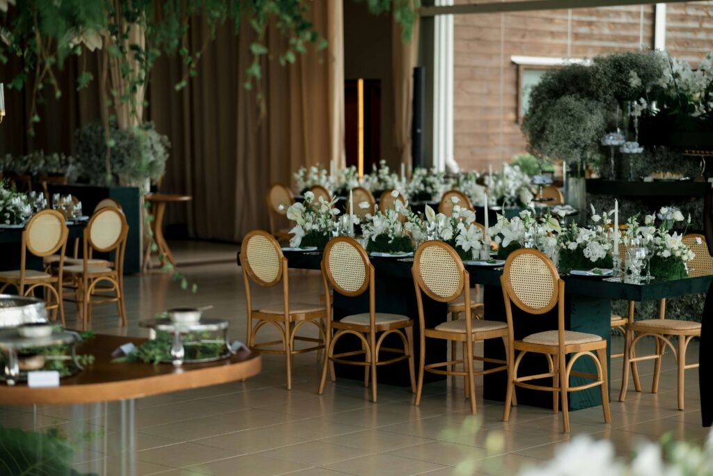 fest sal med blommor